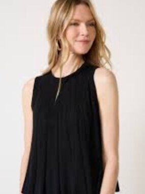 4/$20 H&M Black Pleated High-Neck Camisole keyhole Small
